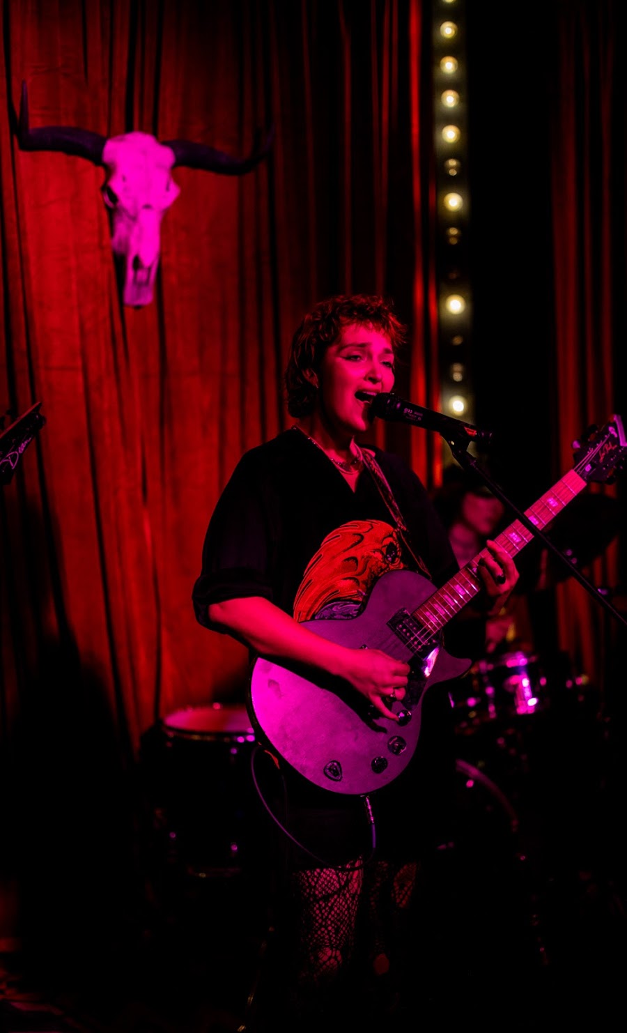 Austin live music — artist performing