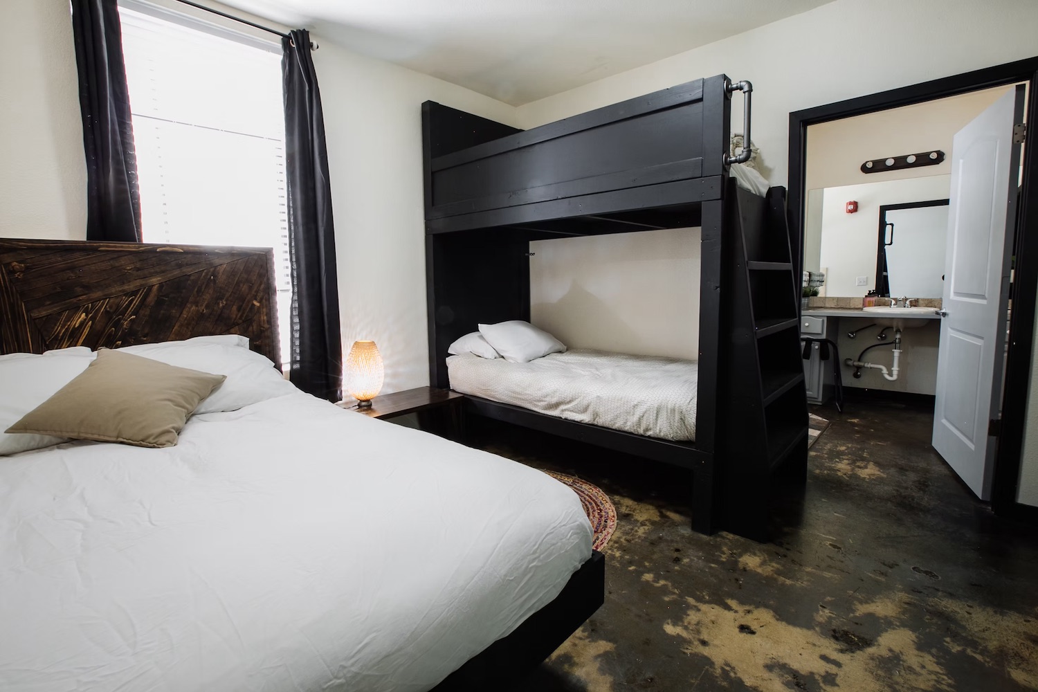 Brazos Suite at Firehouse Hostel Austin